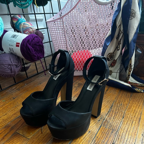 Steve Madden Whitman Block Heels - Picture 2 of 3